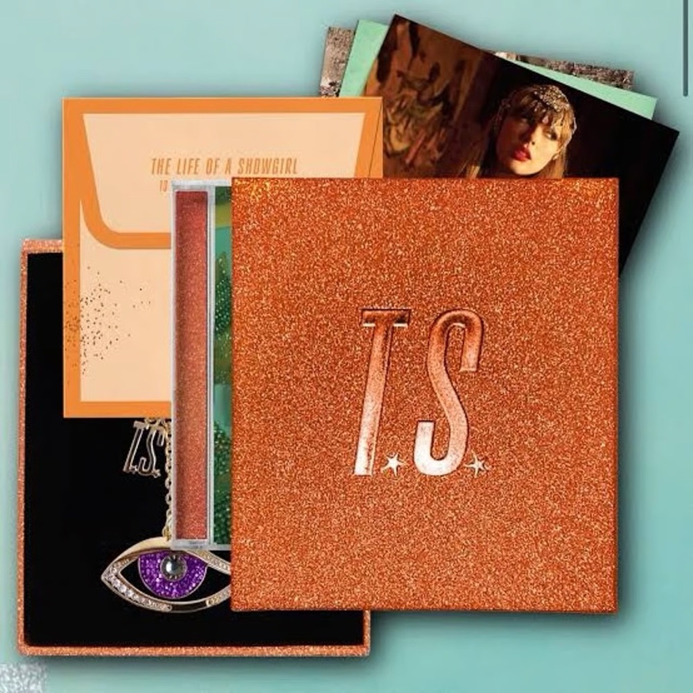 Taylor Swift Deluxe CD set